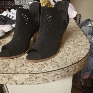 Womens black heels